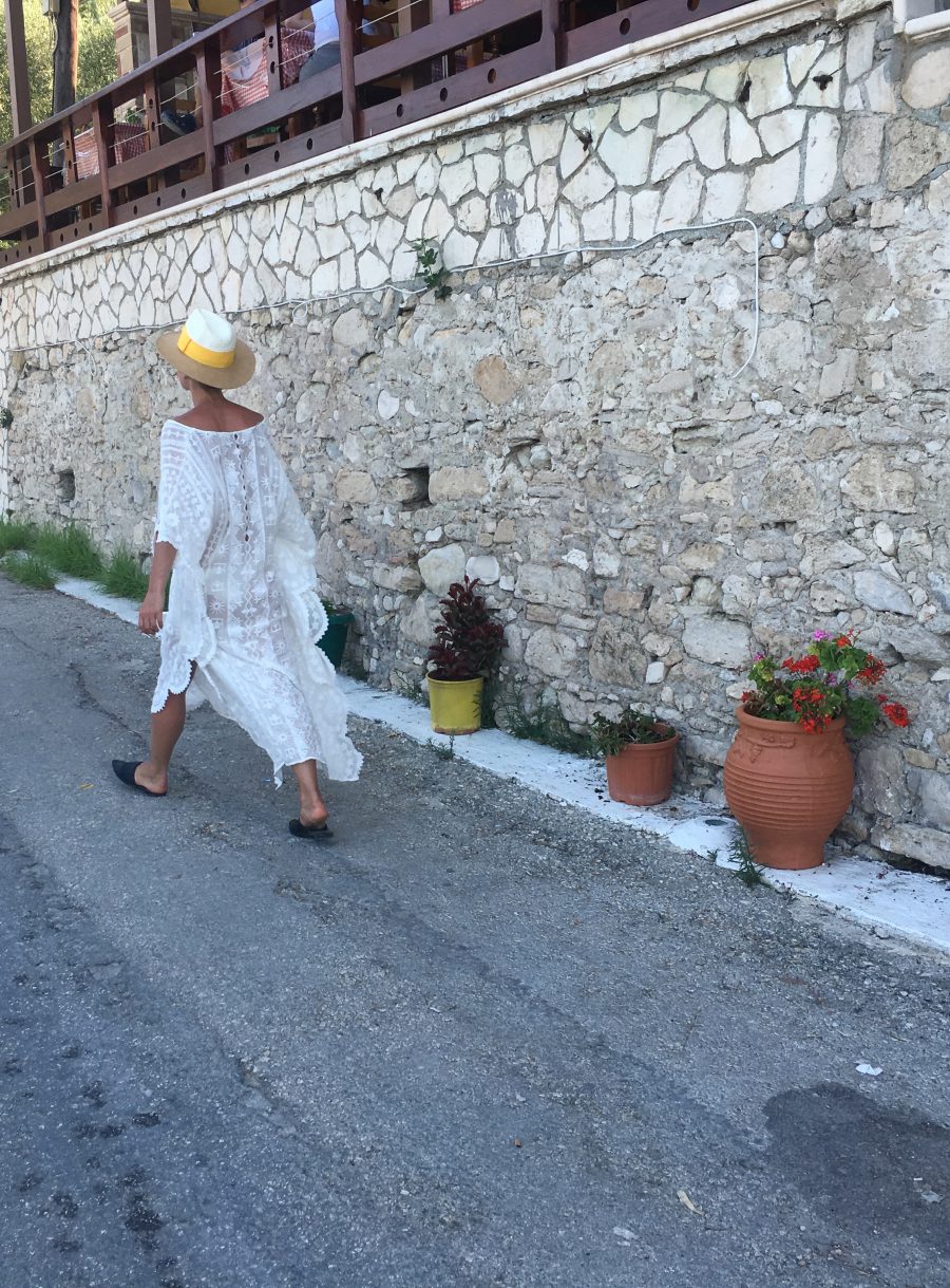 holidays in greece fashion blogger