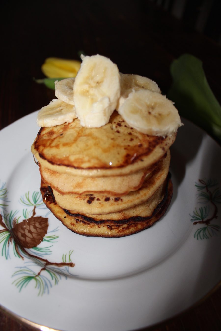 Fluffy Pancakes mit kokosmehl und bananen