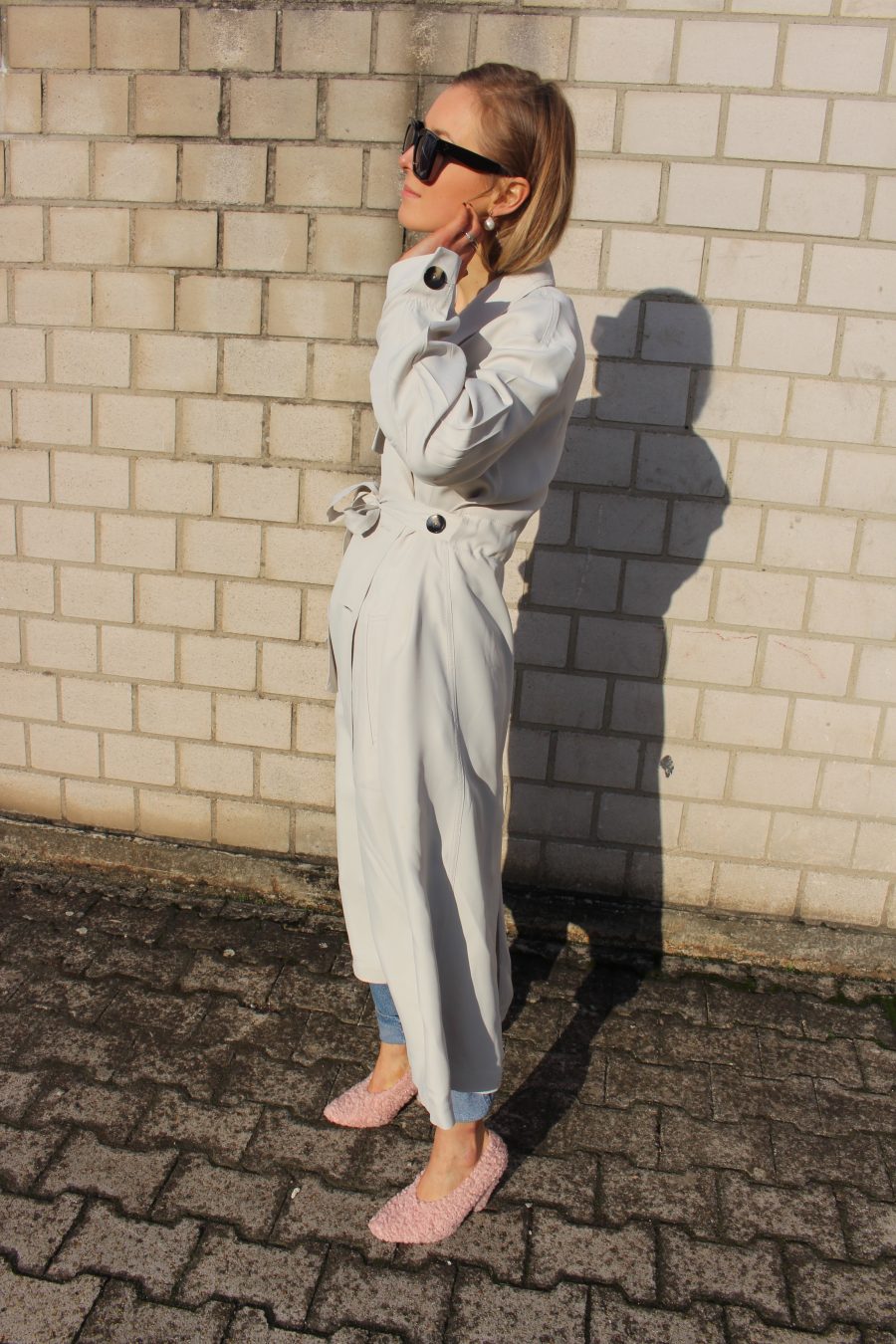 white oversized coat fashion blogger streetstyle 