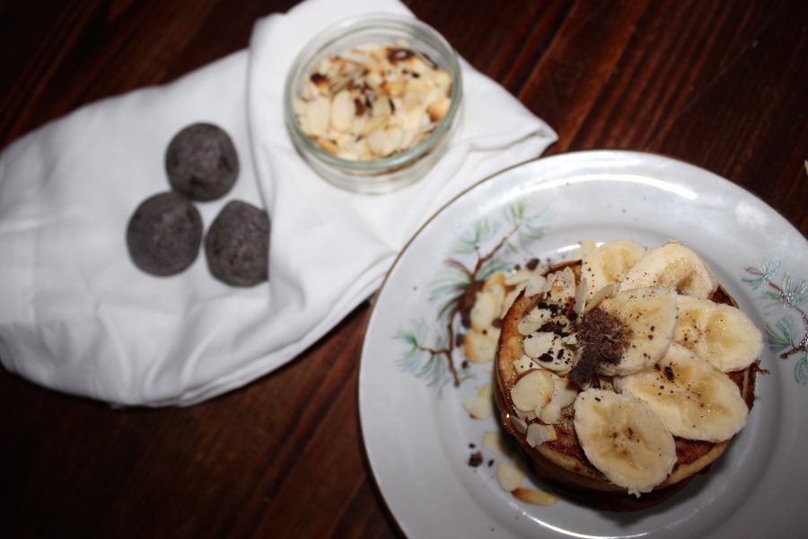 Fluffy Pancakes mit kokosmehl und bananen