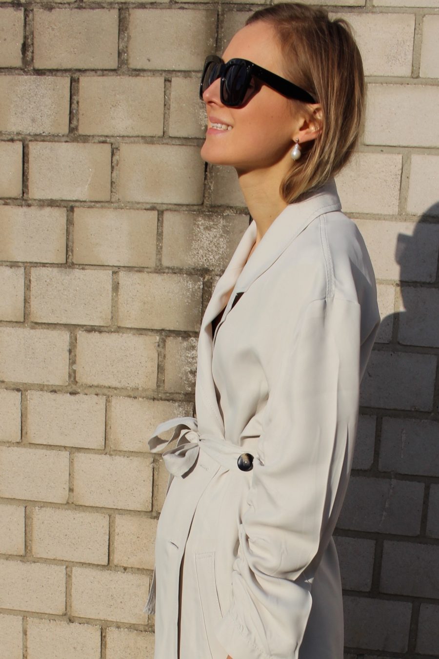 white oversized coat fashion blogger streetstyle
