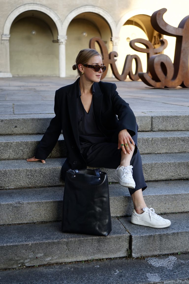 Andrea oversized  black blazer main image 1