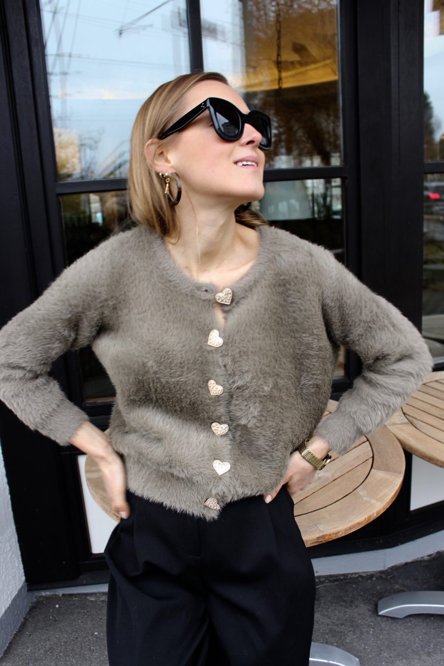 The fluffy sweater zara beige brown with gold details